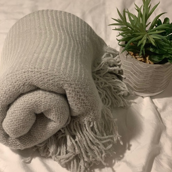 Hand knit scarf - Picture 1 of 6